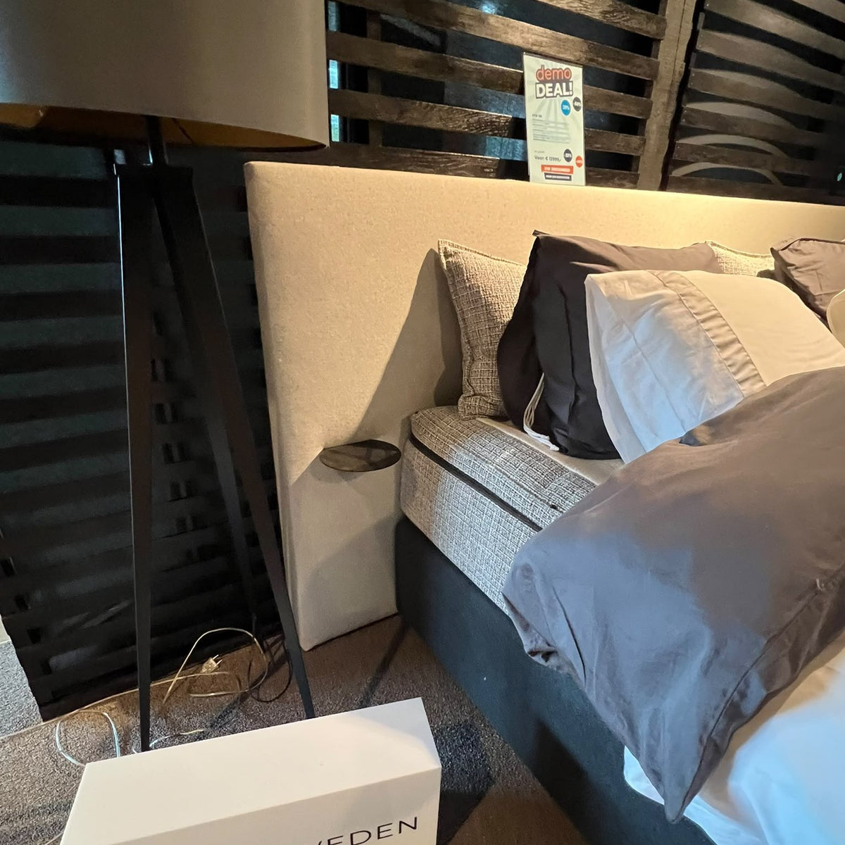 AYA of Sweden 08 boxspring 210x210 cm showroommodel in Harderwijk