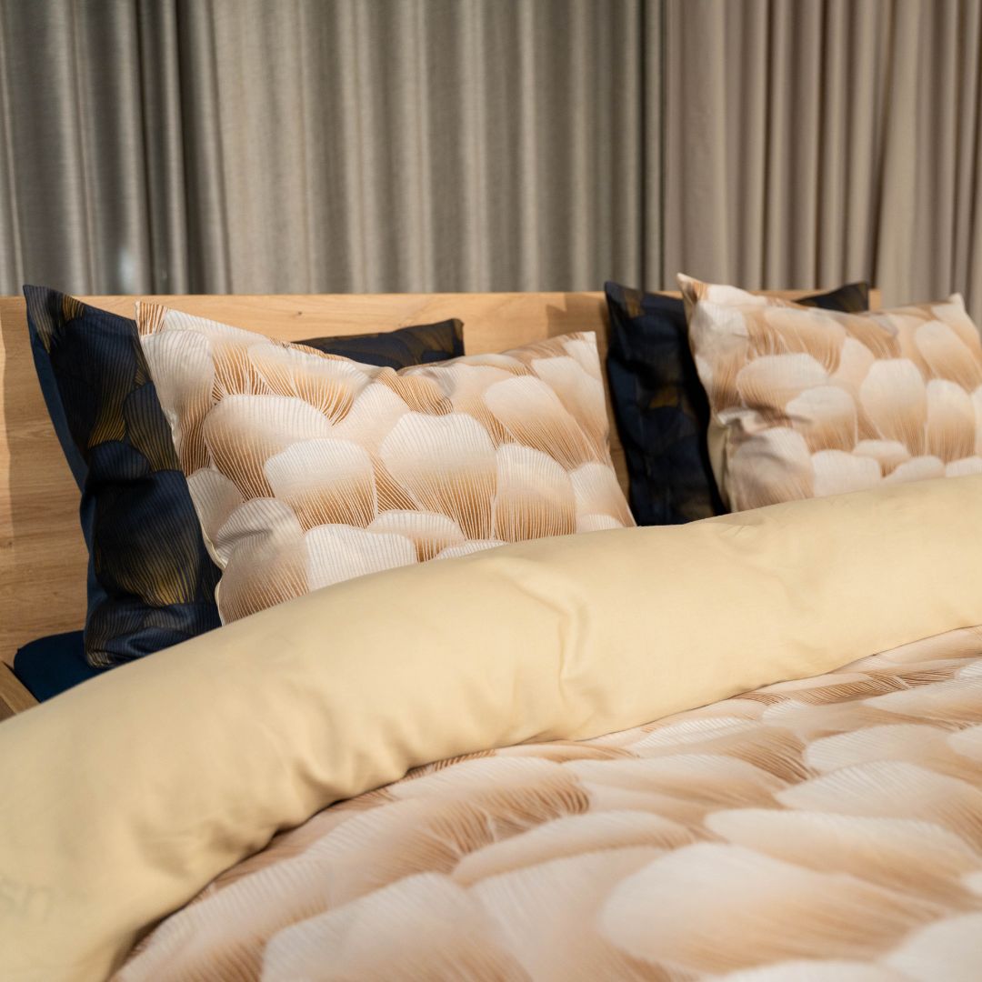 Kayori dekbedovertrek Koji Katoensatijn 100% katoen goud