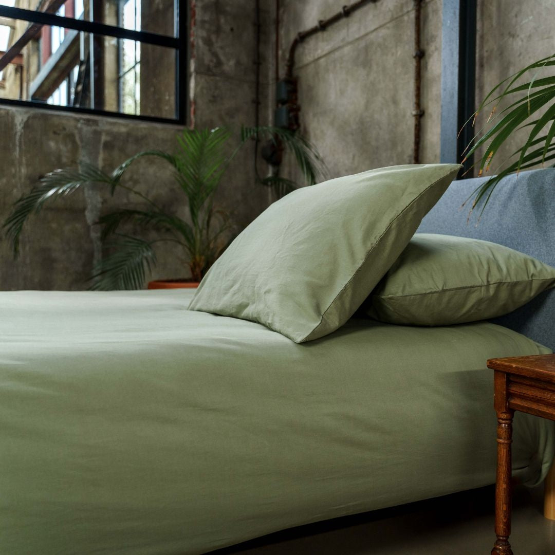 Kayori dekbedovertrek Edo Katoensatijn 100% katoen olijfgroen