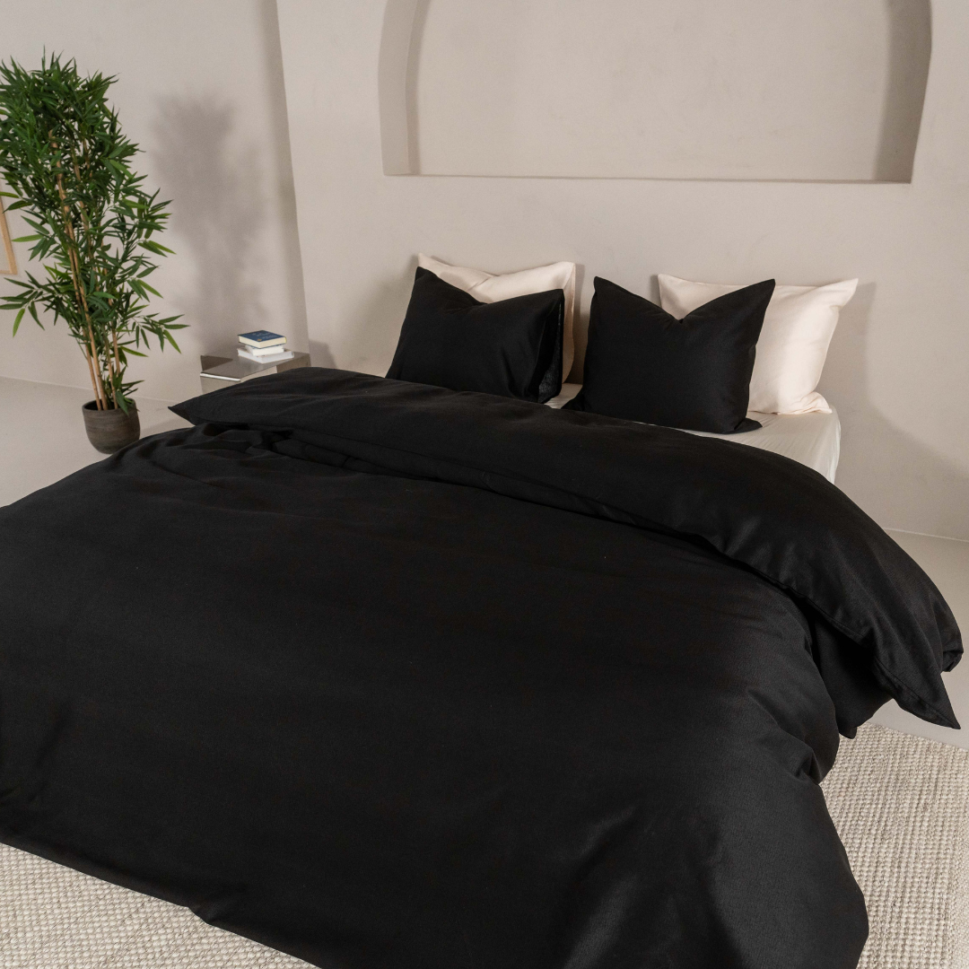 Kayori dekbedovertrek Kiso Tencel mix van tencel en katoen zwart